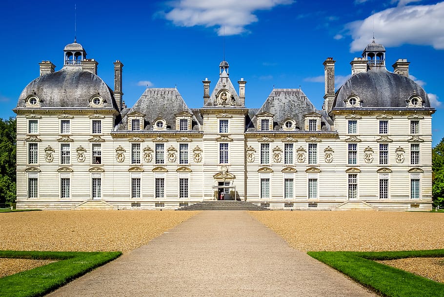 Cottages Le Mas de Loire and le Cedre, located near Chambord. | Château de Cheverny